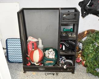 596Garage