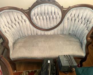 Pretty Settee