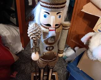 Very Large Nutcracker