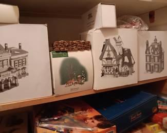 Dickens Village. Dept 56