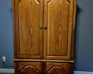 Entertainment cabinet