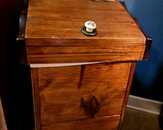 Wood garbage container