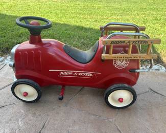 Radio Flyer Fire Engine No. 9