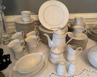 China Pearl Porcelain China (84pc)