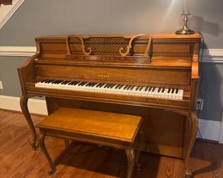 Yamaha Upright 1971 U1 Piano with Bench