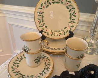Lenox Holiday Porcelain China (12pc)