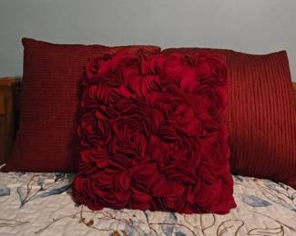 Decorative pillows.
