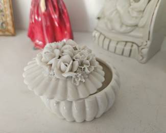 Lidded Porcelain Box