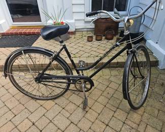Black Schwinn Breeze