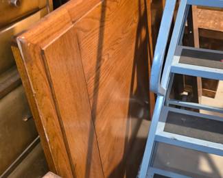 Rectangular Vintage table
Seats (6)