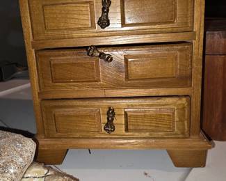 Jewelry box