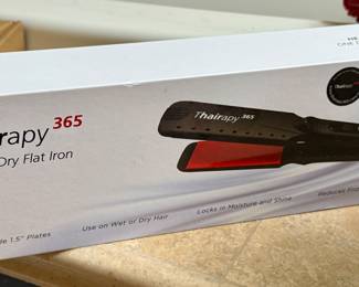 Therapy 365 Wet or Dry Flat Iron