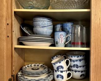 HOLIDAY DISH SETS