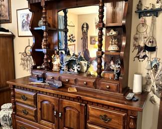 FURNITURE DRESSER WITH MIRROR
