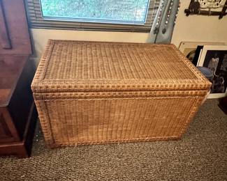 FURNITURE WICKER CHEST
