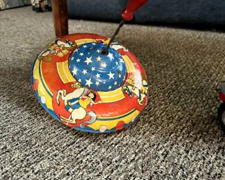 VINTAGE TIN LITHO SPINNER