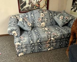 FURNITURE LOVE SEAT