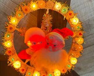 1973 Mr Mrs Claus Wreath Of Spinning Lights