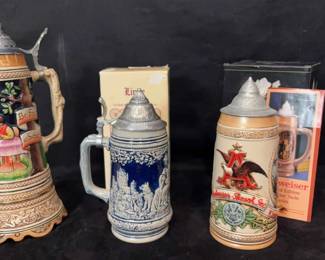 Linde German Stein Music Box Stein Budweiser Limited Edition Stein