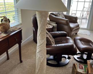 Beautiful floor lamp. 75.00.