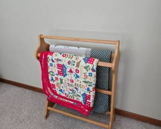 Quilts / Lap Blankets or Quilts; Wood Quilt Rack