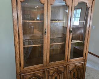 Thomasville Lighted China / Curio Cabinet with Lower Shelves