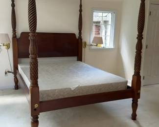 Antique Tuckahoe Plantation Poster Bed - W66 1/2” x D90” x H87”