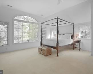 Antique Tuckahoe Plantation Poster Bed - W66 1/2” x D90” x H87”
