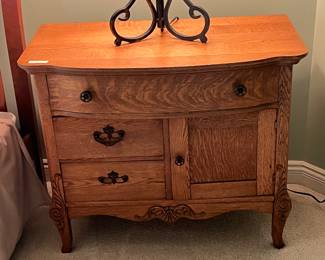 Antique oak chest w/3 drawers and cabinet