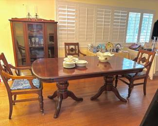 Double Pedestal DR Table w/3 Leaves