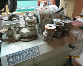 Automatic Round Rod Ratton & Wood Milling Machine