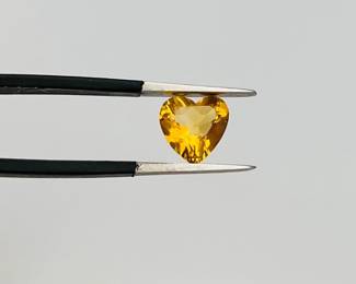 Heart cut citrine gemstone. 1.35 ctw.