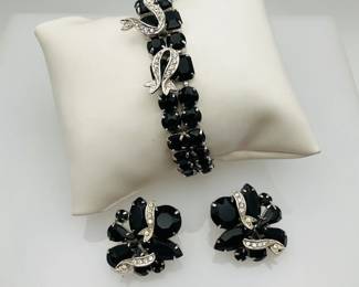 Weiss Vintage Rhinestone 6 1/2" Bracelet and Clip Earrings. Black and clear stones.