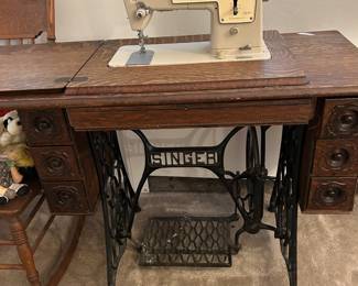 Singer Sewing Machine