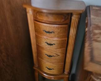 Standing Jewelry Box
