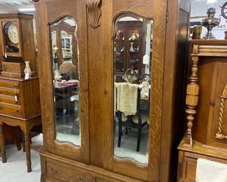 Oak Double Door Wardrobe