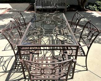 Ummer Classics Outdoor Table and Chairs