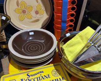 Plate Sets, Mugs