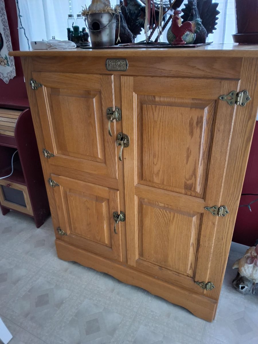 Kitchen cabinet....lots of shelves