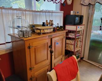 Dishes
Cabinets
Microwave
Stand
Recipe book