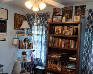 John Wayne (awesome collection for a collector)
Office desk, printer, tons of supplies (great for back to school)
Lamps & decor
5 boxes of greeting cards
Laptop bag