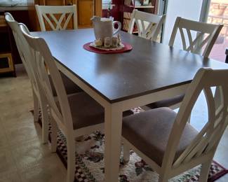 Beautiful 7 piece dining set. Only used for 4 months. Perfect condition.