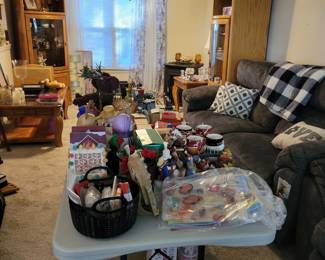 More Christmas
Coffee tables
End tables
Entryway tables
Cabinets
All in great shape