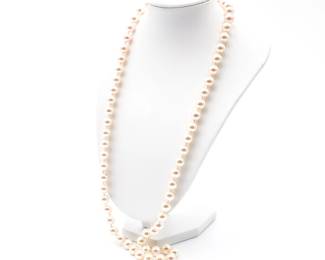 Single Strand Faux Pearl Necklace with Gold-Tone Clasp