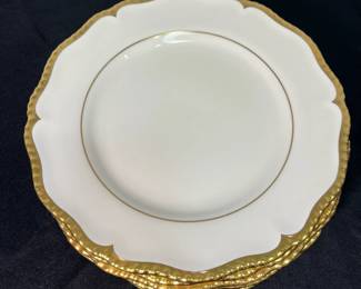 M62 - $75. Royal Worcester Gold Chantilly Dinner Plates 9.25". Set of 11. 