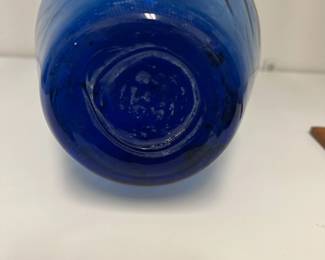 K58 - $20. Vintage Mosa Mexican Hand Blown Cobalt Vase. 