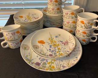 M93 - $45. Royal Doulton "Summerly". 2 dinner plates. 3 salad plates. 12 dessert plates. 10 tea cups. 10 saucers. 