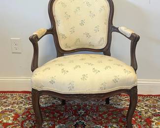 M9 - $30. Measures 25" wide x 16" deep x 34" tall. Single Chair - needs repairs. 
