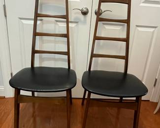 K81 - $150 PAIR MCM Ladder Back Chairs. Measures 18" wide x 17" deep x 41" tall. Both are structurally sturdy and in very good vintage condition!