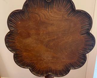 M43 - $65. Pie Crust Table. Measures 26.5" across x 28" tall. Needs the top tightened / reattached. 